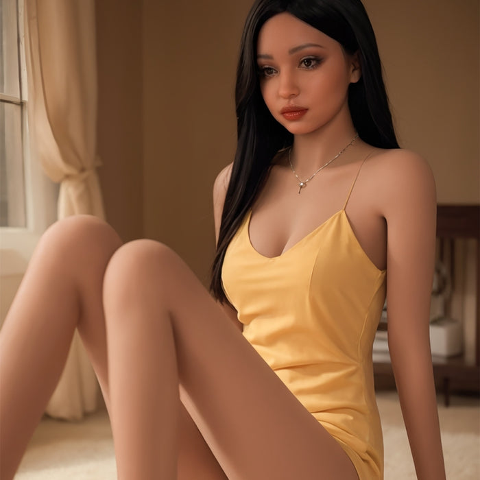 Diane – Realistische 148 cm 35 kg Sexpuppe Dunkles Haar, Blaue Augen, Weiche Jelly-Brüste, Stehfähig Premium TPE